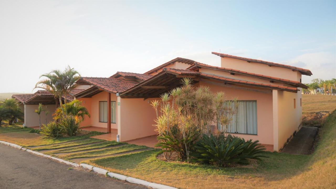 פורמיגה Ramada By Wyndham Furnaspark מראה חיצוני תמונה