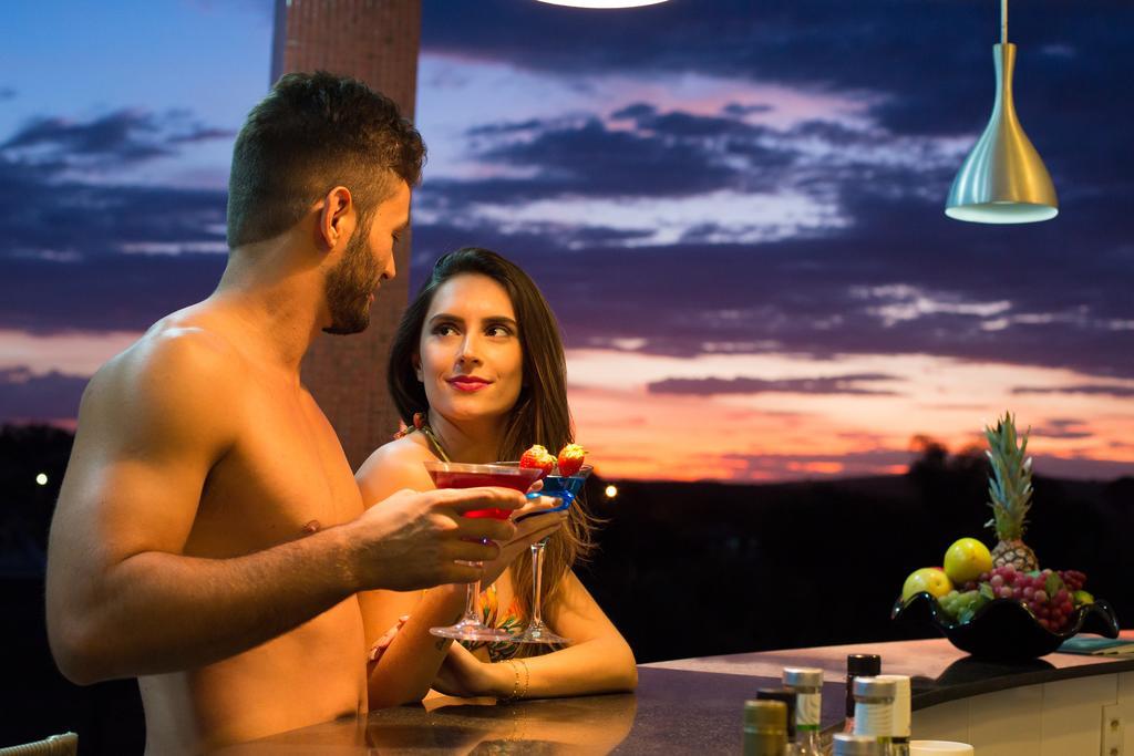 פורמיגה Ramada By Wyndham Furnaspark מראה חיצוני תמונה