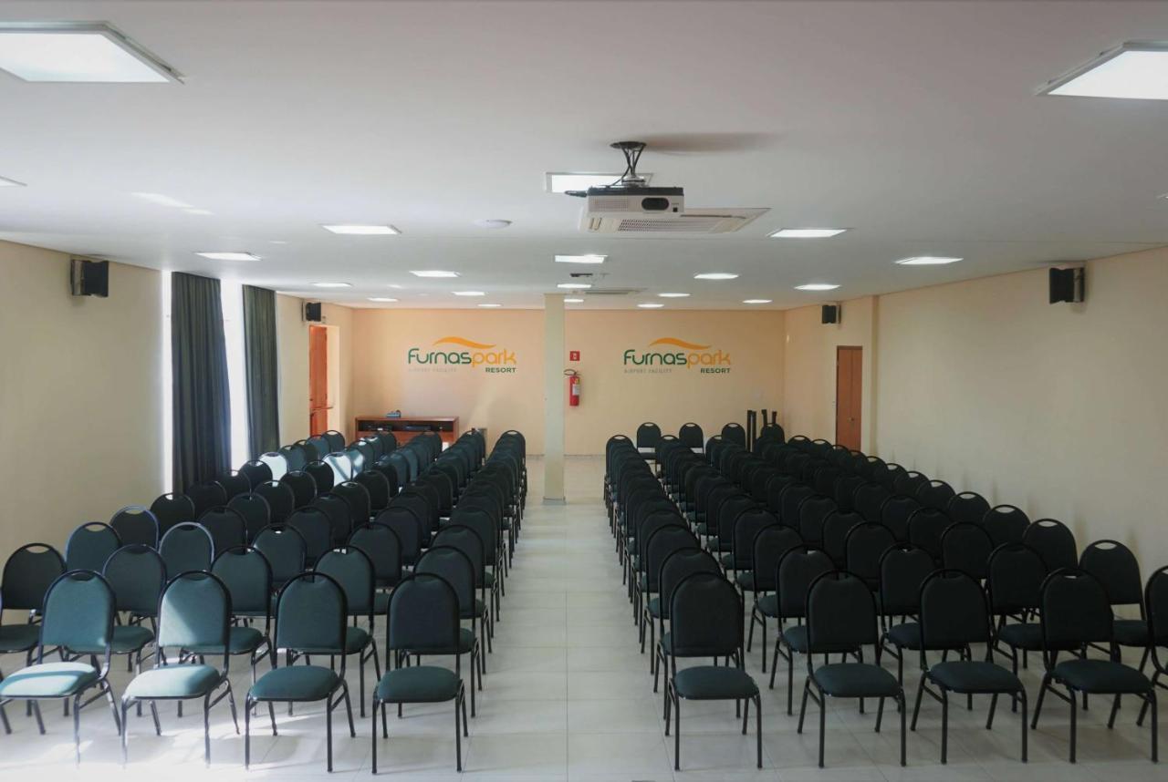 פורמיגה Ramada By Wyndham Furnaspark מראה חיצוני תמונה