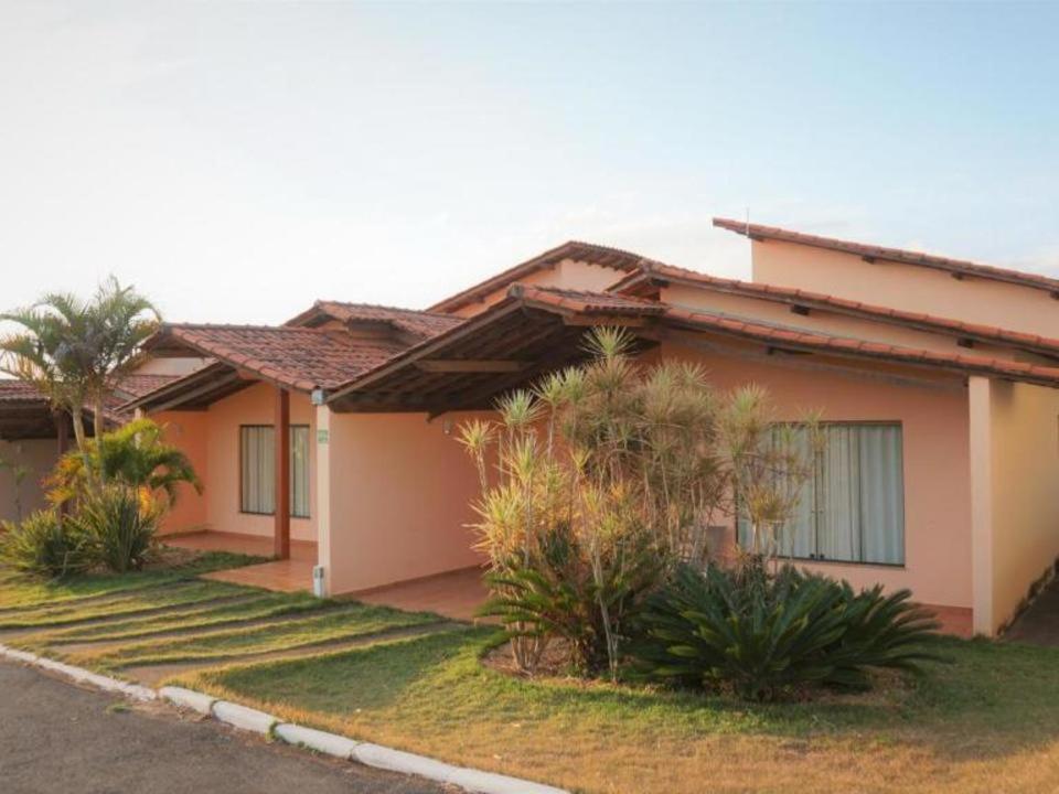 פורמיגה Ramada By Wyndham Furnaspark מראה חיצוני תמונה