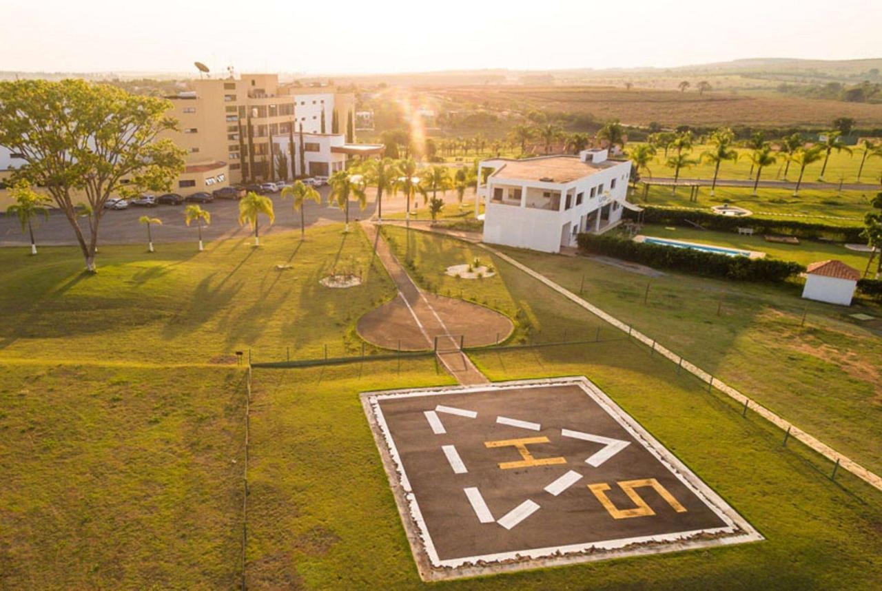 פורמיגה Ramada By Wyndham Furnaspark מראה חיצוני תמונה