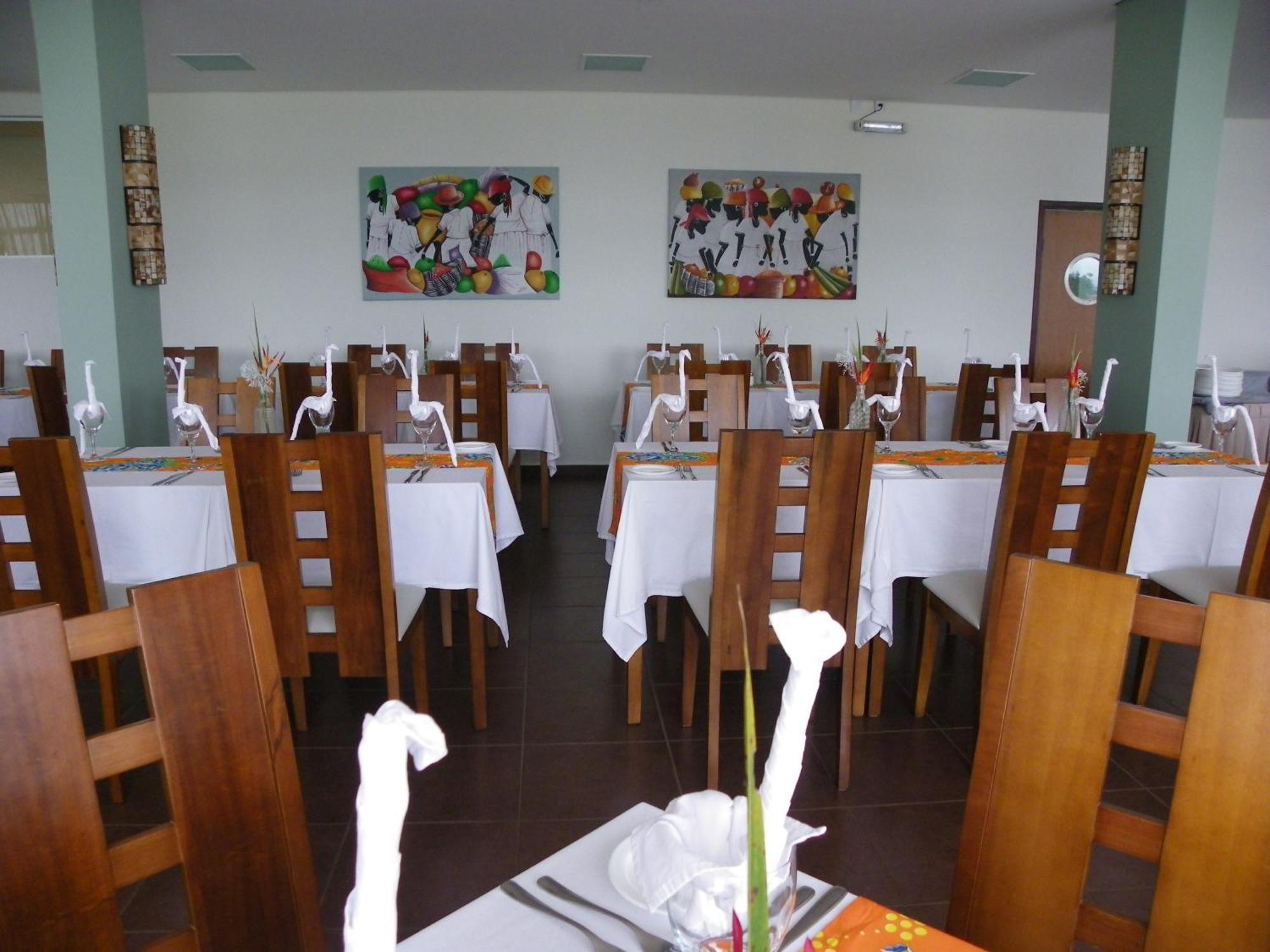 פורמיגה Ramada By Wyndham Furnaspark מראה חיצוני תמונה
