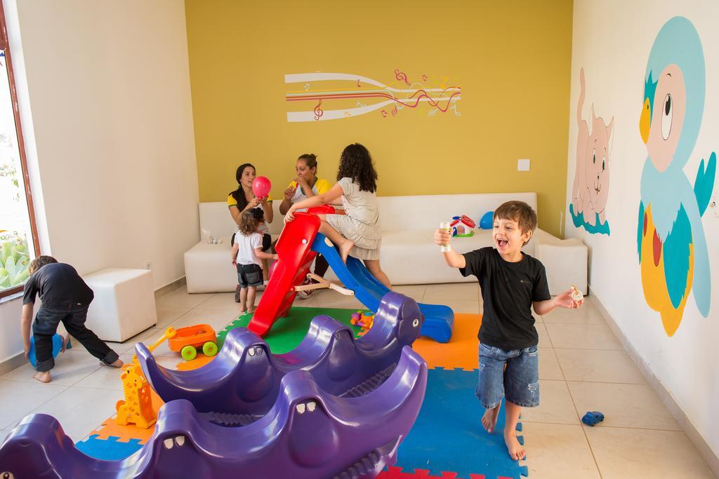 פורמיגה Ramada By Wyndham Furnaspark מראה חיצוני תמונה