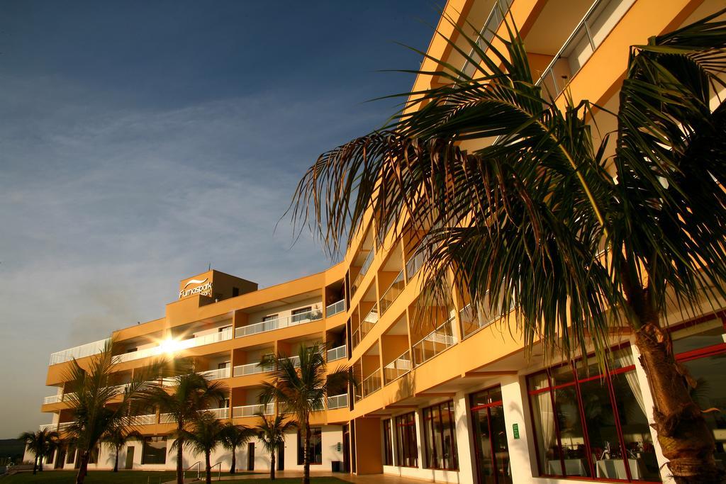 פורמיגה Ramada By Wyndham Furnaspark מראה חיצוני תמונה
